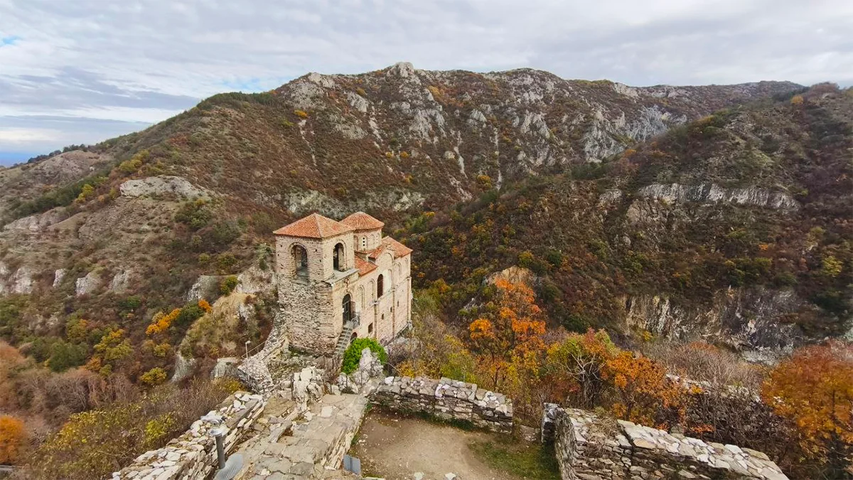 bulgaria-asens-fortress-vitrineinfo