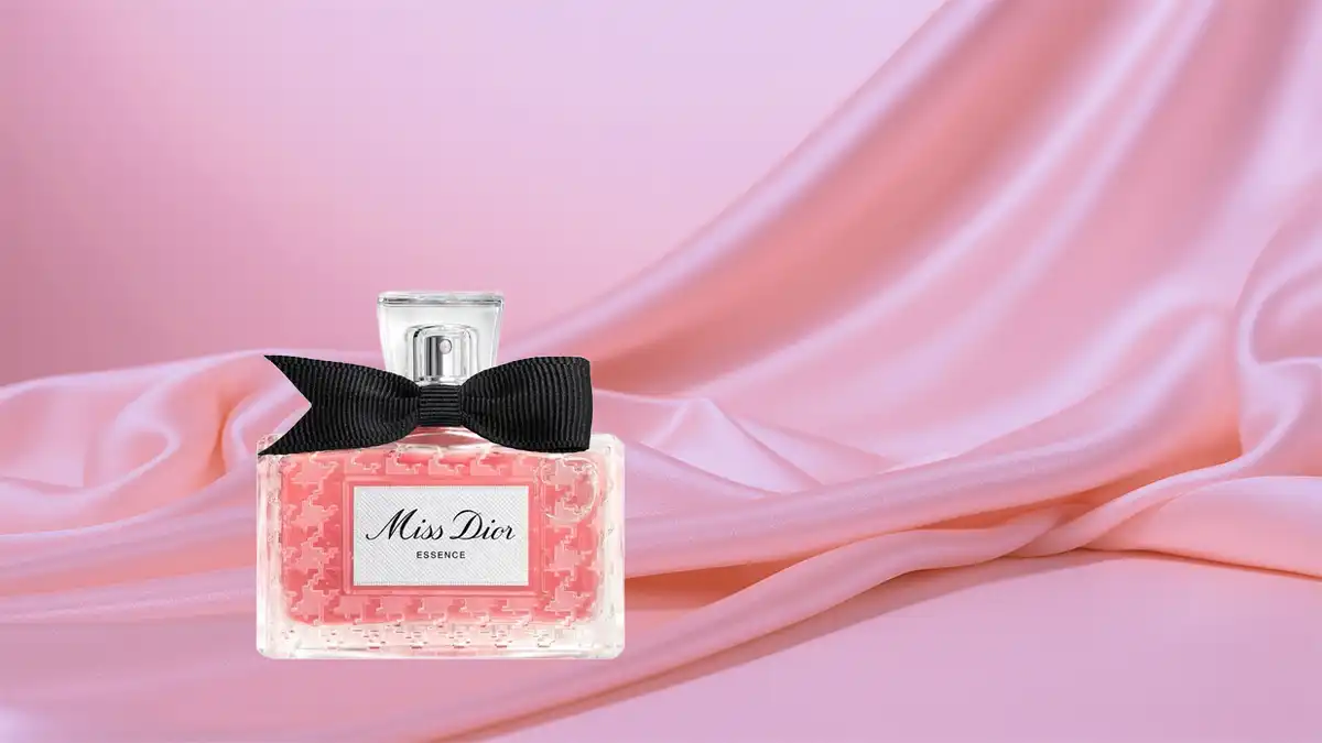 miss-dior-essence-1-vitrineinfo